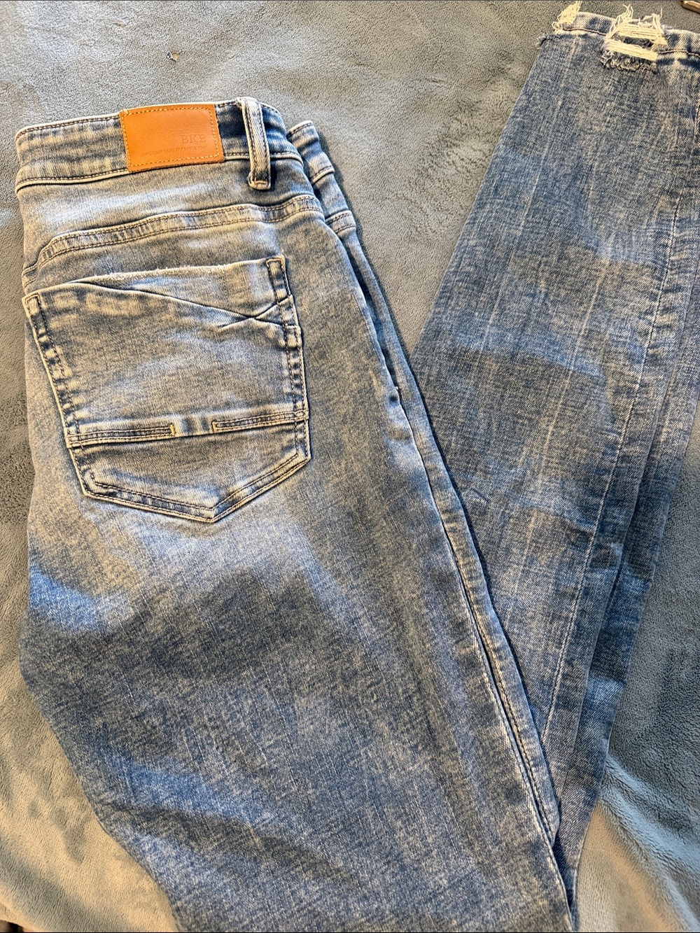 BKE Women's Skinny Jeans in Light Blue Wash